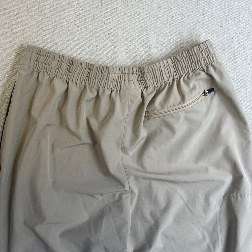 New Balance Woman’s Beige Joggers - Picture 6 of 7